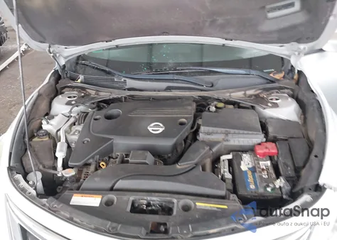 2015 Nissan Altima 2.5 Sv z USA, uszkodzony, nr VIN 1N4AL3AP8FC221853